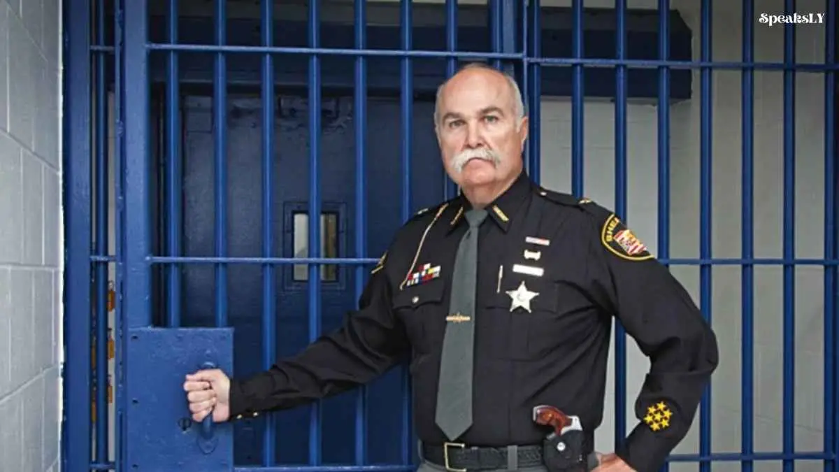 Ohio Sheriff's Lieutenant sparks controversy with anti-Democratic remarks.